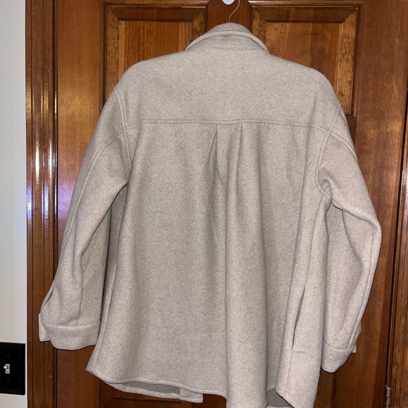 Beige shacket - Picture 2 of 4